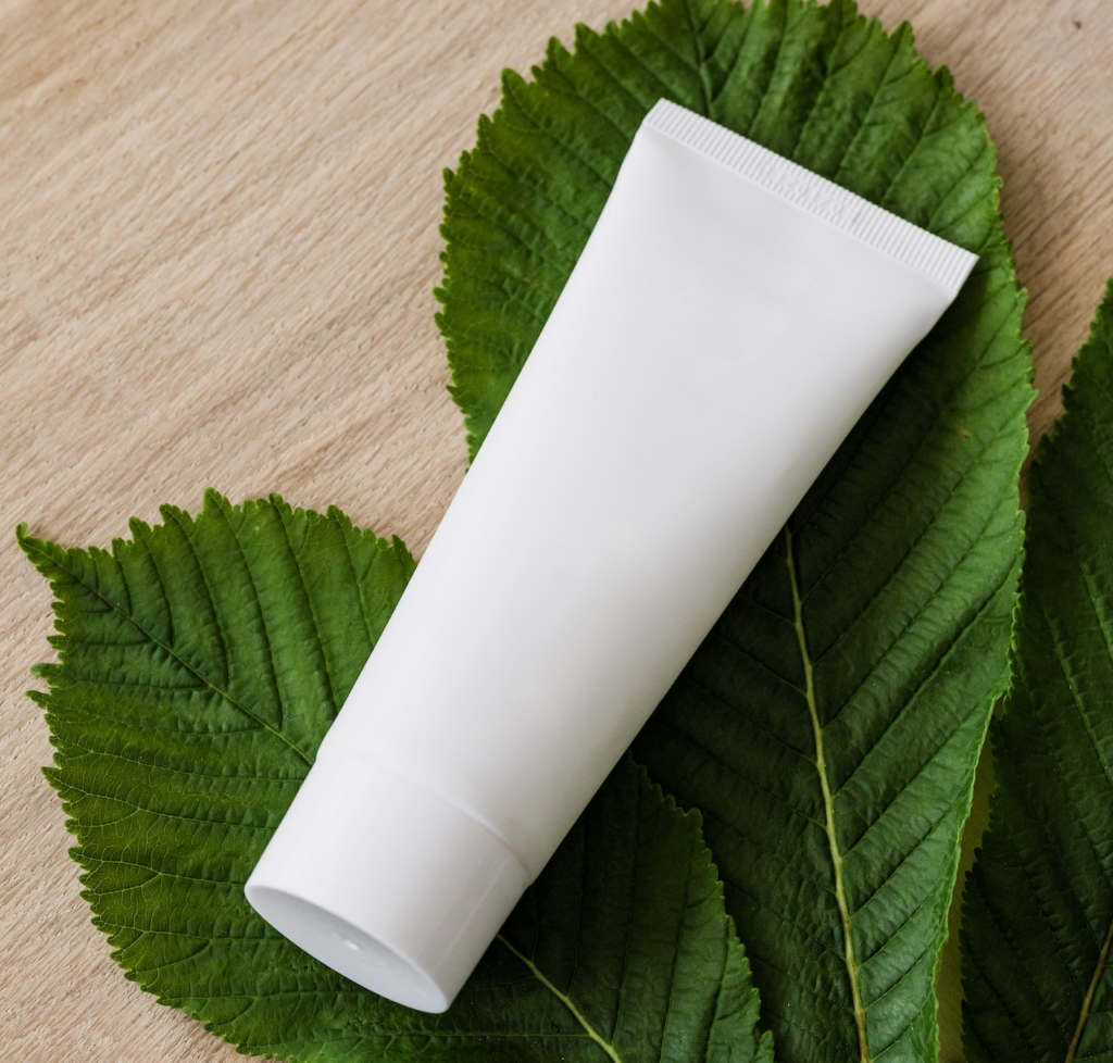 blank shampoo bottle